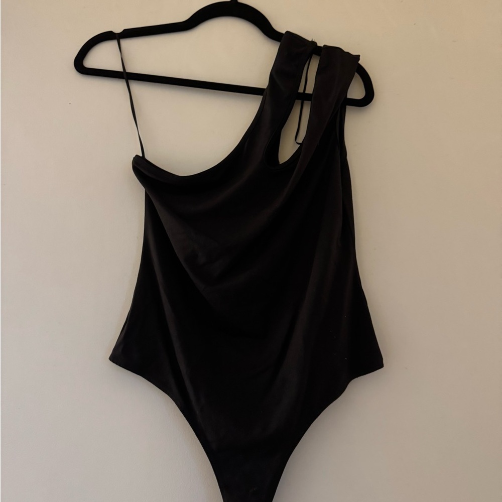 Black One-Shoulder Bodysuit